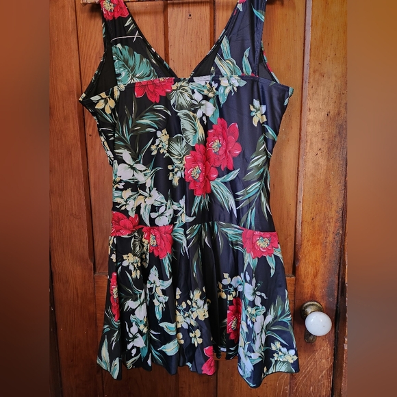 SummerMae One Piece  Skirted Swimsuit - Picture 5 of 8